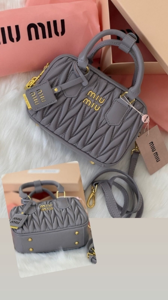 Imagen de BOLSO GRIS - MIU MIU 